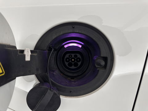 Volvo XC90 2.0 T8 Twin Engine AWD Inscription (7-Pers.) [ Plug-In ] Aut.*PANO | LEATHER | FULL-LED | MEMORY-PACK | DIGI-COCKPIT | HARMAN/KARDON | CAMERA | HEATED-SPORTSEATS | HEAD-UP | LANE-ASSIST | CARPLAY | AIRSUSPENSION | ECC | PDC | CRUISE | TOWBAR | ...