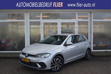 Volkswagen Polo - 1.0 96PK TSI Life ✅ Trekhaak ✅ CarPlay ✅ Adaptive ✅ Camera ✅ NAP ✅ Orig. NL ✅