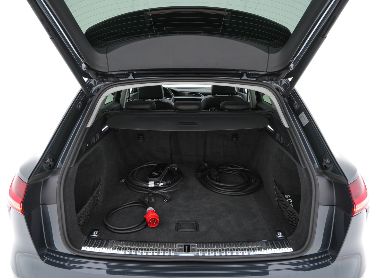 Audi e-tron 55 quattro Business edition Plus 95 kWh (3-Fase-11 kW) {SOH-88%} (INCL-BTW) *HEATPUMP | PANO | LEATHER | ADAPTIVE-CRUISE | FULL-LED | DIGI-COCKPIT | KEYLESS | MEMORY-PACK | CAMERA | NAVI-FULLMAP | SHIFTPADDLES | DAB+ | COMFORTSEATS | 20''ALU*