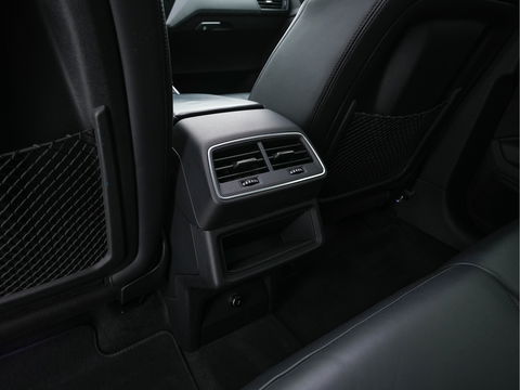 Audi e-tron 55 quattro Business edition Plus 95 kWh (3-Fase-11 kW) {SOH-88%} (INCL-BTW) *HEATPUMP | PANO | LEATHER | ADAPTIVE-CRUISE | FULL-LED | DIGI-COCKPIT | KEYLESS | MEMORY-PACK | CAMERA | NAVI-FULLMAP | SHIFTPADDLES | DAB+ | COMFORTSEATS | 20''ALU*