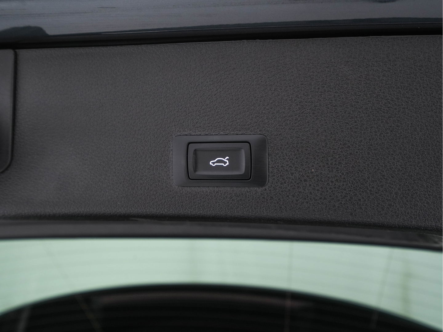 Audi e-tron 55 quattro Business edition Plus 95 kWh (3-Fase-11 kW) {SOH-88%} (INCL-BTW) *HEATPUMP | PANO | LEATHER | ADAPTIVE-CRUISE | FULL-LED | DIGI-COCKPIT | KEYLESS | MEMORY-PACK | CAMERA | NAVI-FULLMAP | SHIFTPADDLES | DAB+ | COMFORTSEATS | 20''ALU*