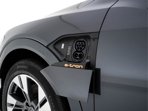 Audi e-tron 55 quattro Business edition Plus 95 kWh (3-Fase-11 kW) {SOH-88%} (INCL-BTW) *HEATPUMP | PANO | LEATHER | ADAPTIVE-CRUISE | FULL-LED | DIGI-COCKPIT | KEYLESS | MEMORY-PACK | CAMERA | NAVI-FULLMAP | SHIFTPADDLES | DAB+ | COMFORTSEATS | 20''ALU*