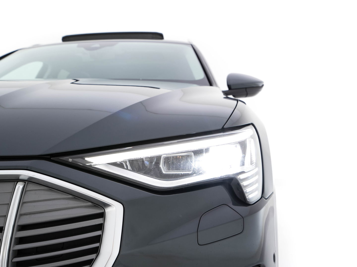 Audi e-tron 55 quattro Business edition Plus 95 kWh (3-Fase-11 kW) {SOH-88%} (INCL-BTW) *HEATPUMP | PANO | LEATHER | ADAPTIVE-CRUISE | FULL-LED | DIGI-COCKPIT | KEYLESS | MEMORY-PACK | CAMERA | NAVI-FULLMAP | SHIFTPADDLES | DAB+ | COMFORTSEATS | 20''ALU*