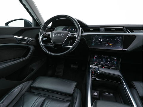 Audi e-tron 55 quattro Business edition Plus 95 kWh (3-Fase-11 kW) {SOH-88%} (INCL-BTW) *HEATPUMP | PANO | LEATHER | ADAPTIVE-CRUISE | FULL-LED | DIGI-COCKPIT | KEYLESS | MEMORY-PACK | CAMERA | NAVI-FULLMAP | SHIFTPADDLES | DAB+ | COMFORTSEATS | 20''ALU*