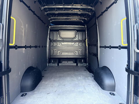 MAN TGE 35 2.0 L3H3 LUXE | LEDER | GASGEVEERDE CHAUFFEURSSTOEL | LED | CRUISE | LMV | SIDEBARS | DIK UITGEVOERD