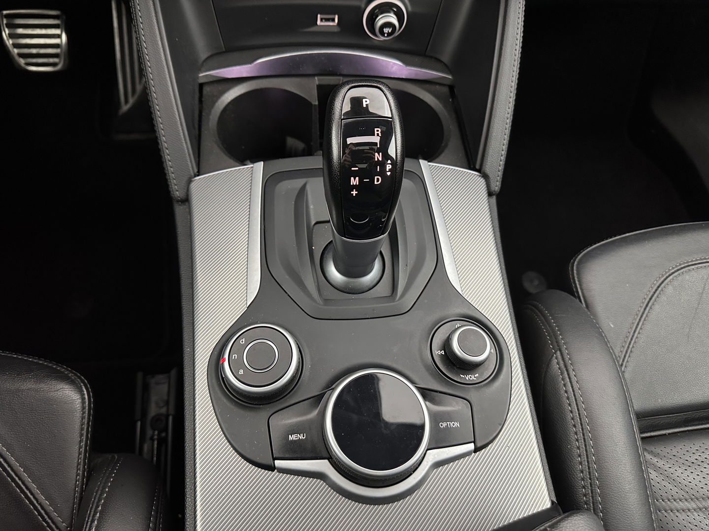 Alfa Romeo Stelvio 2.2d AWD Q4 Super Aut. *PANO | LEATHER | BI-XENON | MEMORY-PACK | HARMAN/KARDON | BLINDSPOT | CAMERA | DAB+ | NAVI-FULLMAP | HEATED-SPORTSEATS | ECC | ADAPTIVE-CRUISE | PDC | PRIVACYGLASS | TOWBAR | 19"ALU*