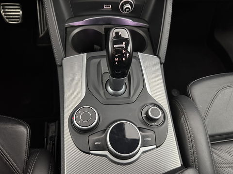 Alfa Romeo Stelvio 2.2d AWD Q4 Super Aut. *PANO | LEATHER | BI-XENON | MEMORY-PACK | HARMAN/KARDON | BLINDSPOT | CAMERA | DAB+ | NAVI-FULLMAP | HEATED-SPORTSEATS | ECC | ADAPTIVE-CRUISE | PDC | PRIVACYGLASS | TOWBAR | 19"ALU*