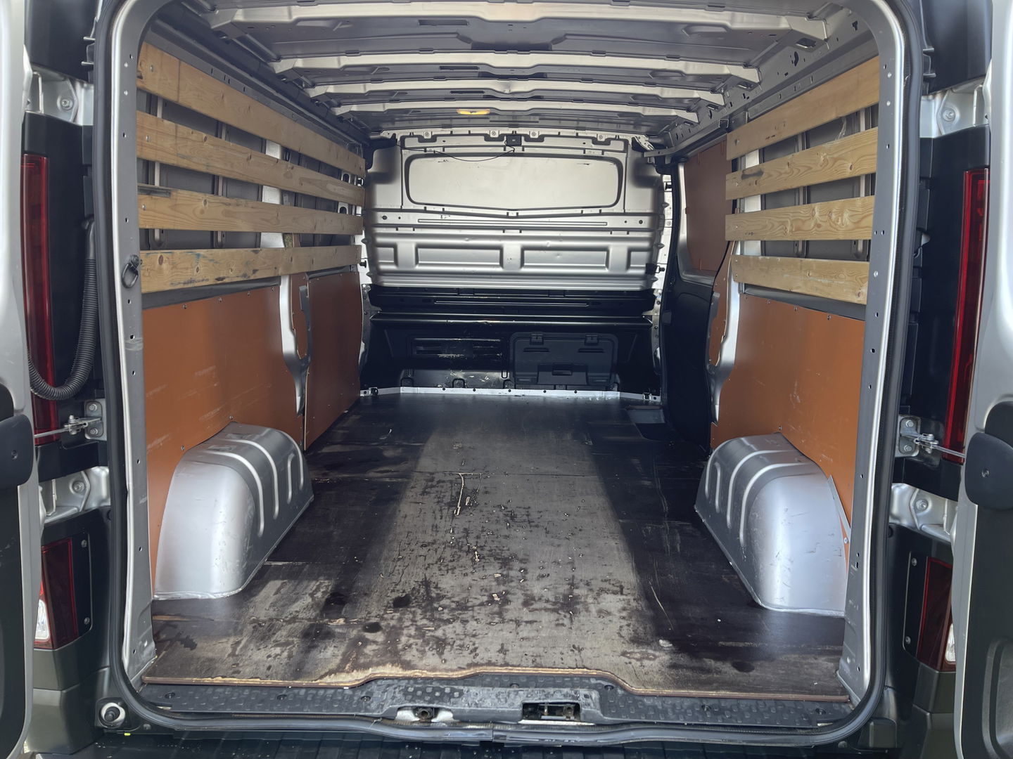 Fiat Talento 2.0 MultiJet 145pk L2H1 Basis / zilver metallic / vaste prijs rijklaar € 13.950 ex btw / lease vanaf € 235 / euro 6 / bpm vrij / trekhaak / airco / cruise / navigatie !