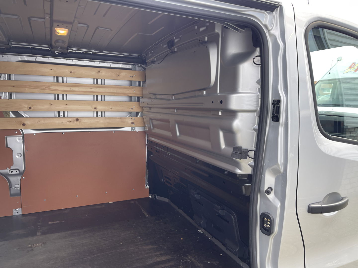 Fiat Talento 2.0 MultiJet 145pk L2H1 Basis / zilver metallic / vaste prijs rijklaar € 13.950 ex btw / lease vanaf € 235 / euro 6 / bpm vrij / trekhaak / airco / cruise / navigatie !