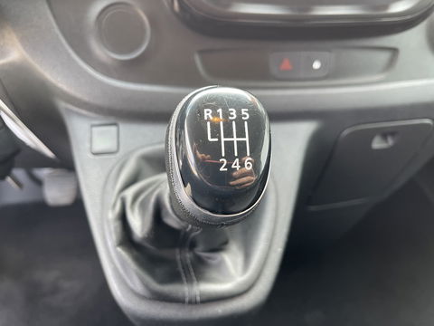 Fiat Talento 2.0 MultiJet 145pk L2H1 Basis / zilver metallic / vaste prijs rijklaar € 13.950 ex btw / lease vanaf € 235 / euro 6 / bpm vrij / trekhaak / airco / cruise / navigatie !