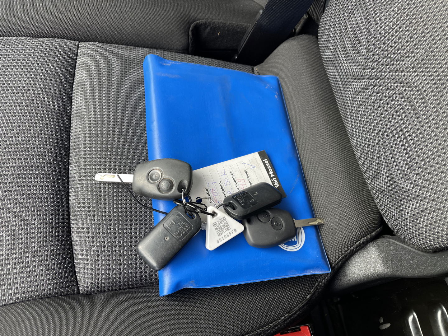 Fiat Talento 2.0 MultiJet 145pk L2H1 Basis / zilver metallic / vaste prijs rijklaar € 13.950 ex btw / lease vanaf € 235 / euro 6 / bpm vrij / trekhaak / airco / cruise / navigatie !