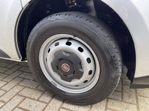 Fiat Talento 2.0 MultiJet 145pk L2H1 Basis / zilver metallic / vaste prijs rijklaar € 13.950 ex btw / lease vanaf € 235 / euro 6 / bpm vrij / trekhaak / airco / cruise / navigatie !