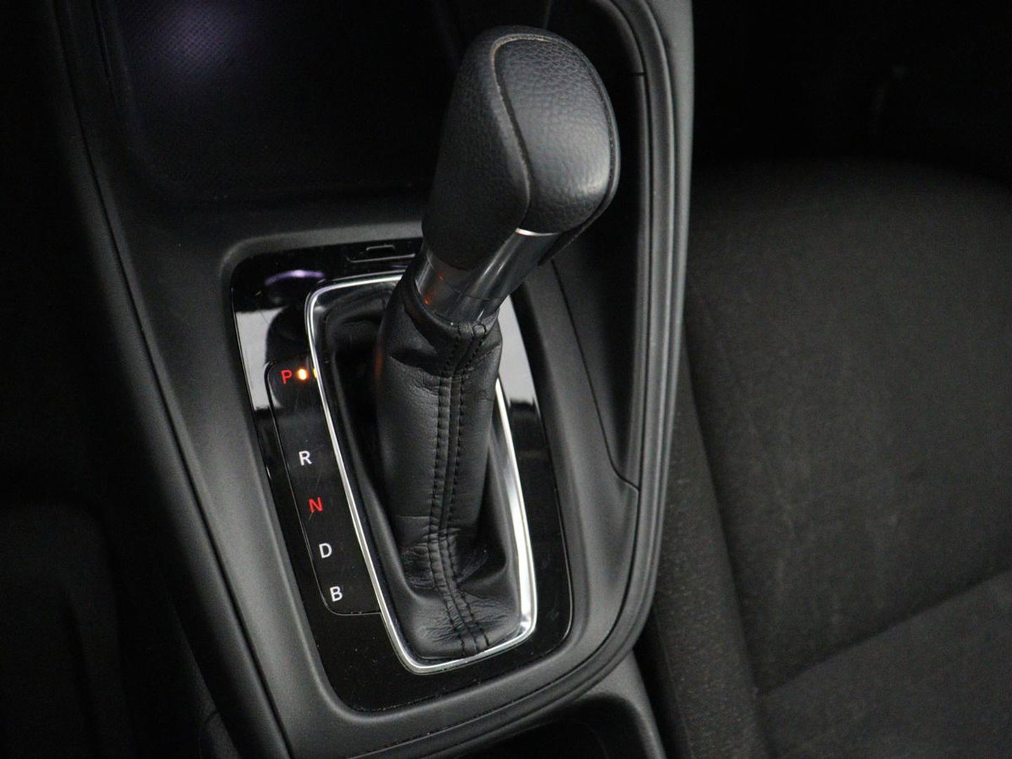 Honda HR-V 1.5 e:HEV Elegance | Stoelverwarming | Adaptive cruise | Carplay | Camera | File Assistent | 18'' | Full LED | Navigatie | Keyless