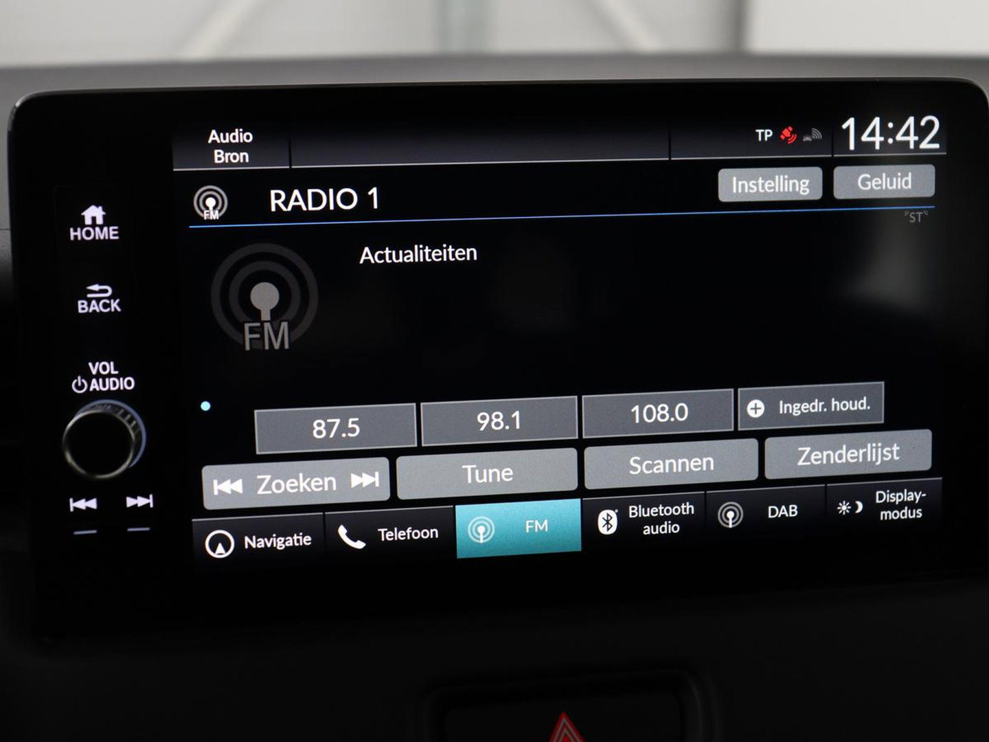 Honda HR-V 1.5 e:HEV Elegance | Stoelverwarming | Adaptive cruise | Carplay | Camera | File Assistent | 18'' | Full LED | Navigatie | Keyless