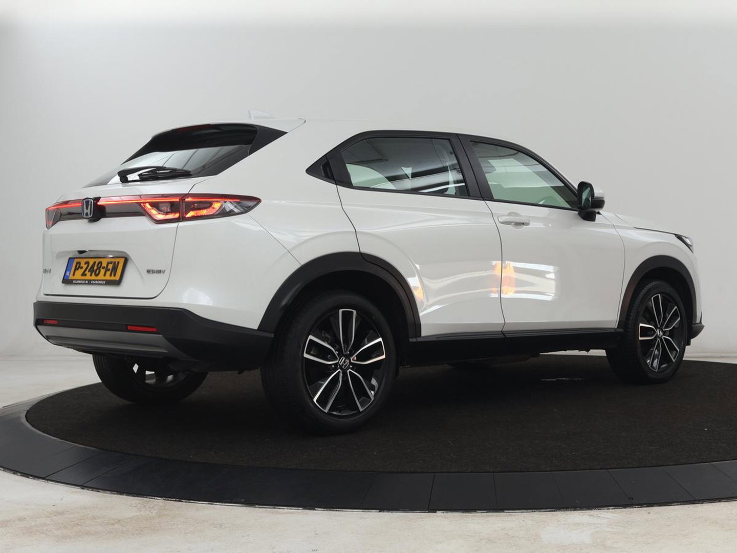 Honda HR-V 1.5 e:HEV Elegance | Stoelverwarming | Adaptive cruise | Carplay | Camera | File Assistent | 18'' | Full LED | Navigatie | Keyless