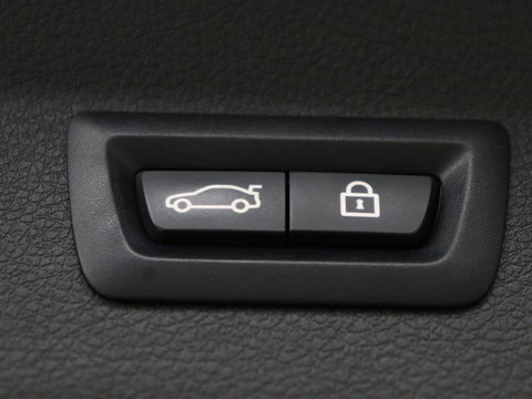 BMW 2 Serie Gran Tourer 220i Business Edition Plus | Luxury Line | Leder | Head-Up | Stoelverwarming | Trekhaak | Camera | Carplay | Full LED | Keyless | Navigatie | Cruise control | Bluetooth