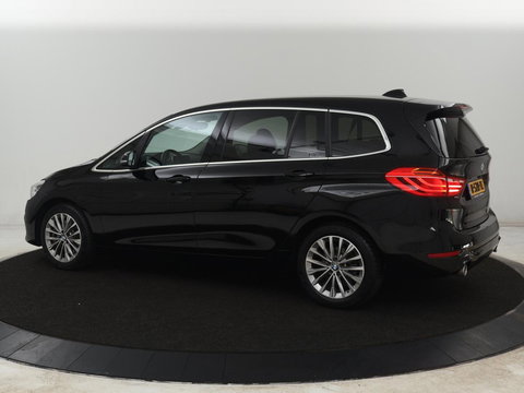 BMW 2 Serie Gran Tourer 220i Business Edition Plus | Luxury Line | Leder | Head-Up | Stoelverwarming | Trekhaak | Camera | Carplay | Full LED | Keyless | Navigatie | Cruise control | Bluetooth