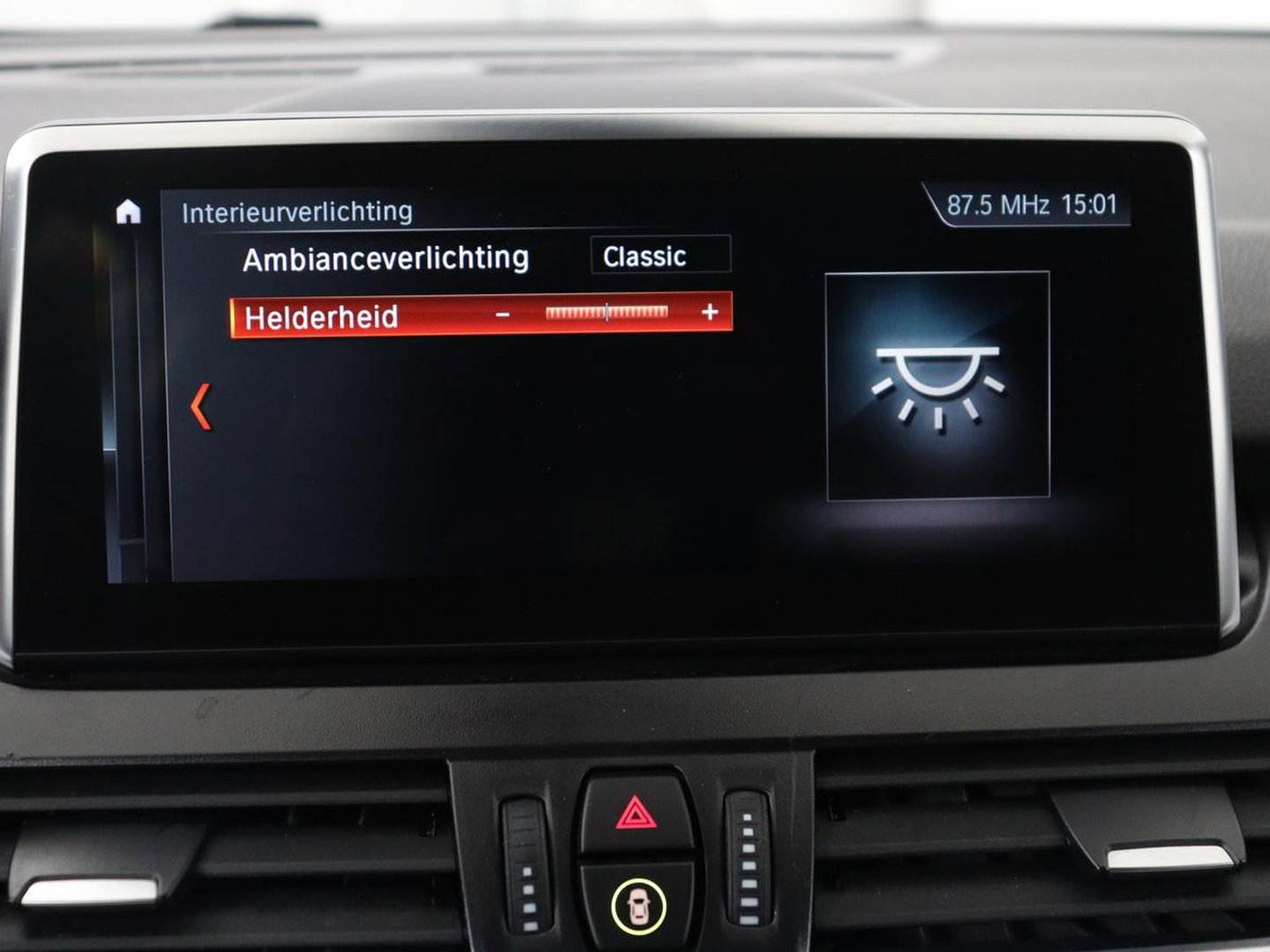 BMW 2 Serie Gran Tourer 220i Business Edition Plus | Luxury Line | Leder | Head-Up | Stoelverwarming | Trekhaak | Camera | Carplay | Full LED | Keyless | Navigatie | Cruise control | Bluetooth