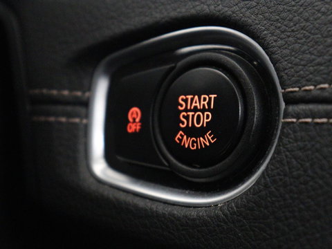 BMW 2 Serie Gran Tourer 220i Business Edition Plus | Luxury Line | Leder | Head-Up | Stoelverwarming | Trekhaak | Camera | Carplay | Full LED | Keyless | Navigatie | Cruise control | Bluetooth