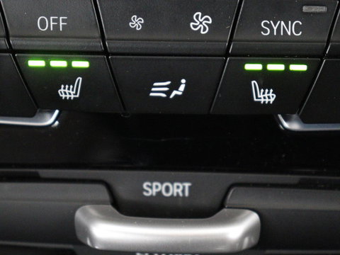 BMW 2 Serie Gran Tourer 220i Business Edition Plus | Luxury Line | Leder | Head-Up | Stoelverwarming | Trekhaak | Camera | Carplay | Full LED | Keyless | Navigatie | Cruise control | Bluetooth