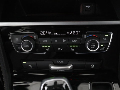 BMW 2 Serie Gran Tourer 220i Business Edition Plus | Luxury Line | Leder | Head-Up | Stoelverwarming | Trekhaak | Camera | Carplay | Full LED | Keyless | Navigatie | Cruise control | Bluetooth