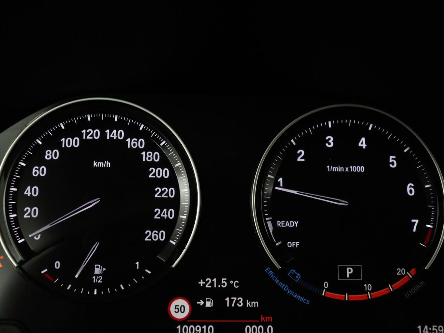 BMW 2 Serie Gran Tourer 220i Business Edition Plus | Luxury Line | Leder | Head-Up | Stoelverwarming | Trekhaak | Camera | Carplay | Full LED | Keyless | Navigatie | Cruise control | Bluetooth