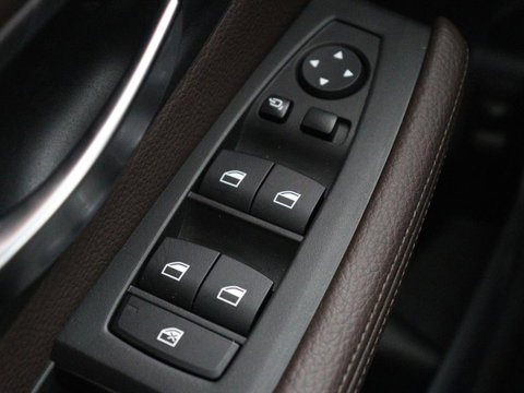 BMW 2 Serie Gran Tourer 220i Business Edition Plus | Luxury Line | Leder | Head-Up | Stoelverwarming | Trekhaak | Camera | Carplay | Full LED | Keyless | Navigatie | Cruise control | Bluetooth