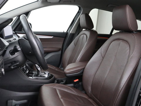 BMW 2 Serie Gran Tourer 220i Business Edition Plus | Luxury Line | Leder | Head-Up | Stoelverwarming | Trekhaak | Camera | Carplay | Full LED | Keyless | Navigatie | Cruise control | Bluetooth