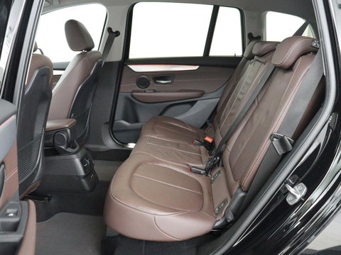 BMW 2 Serie Gran Tourer 220i Business Edition Plus | Luxury Line | Leder | Head-Up | Stoelverwarming | Trekhaak | Camera | Carplay | Full LED | Keyless | Navigatie | Cruise control | Bluetooth