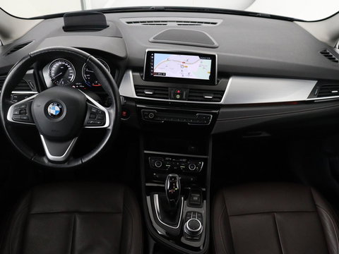BMW 2 Serie Gran Tourer 220i Business Edition Plus | Luxury Line | Leder | Head-Up | Stoelverwarming | Trekhaak | Camera | Carplay | Full LED | Keyless | Navigatie | Cruise control | Bluetooth