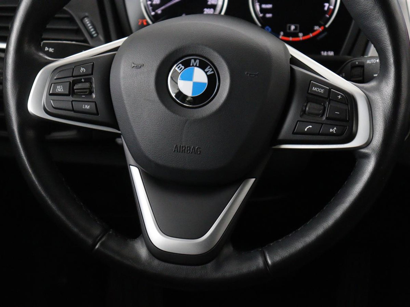 BMW 2 Serie Gran Tourer 220i Business Edition Plus | Luxury Line | Leder | Head-Up | Stoelverwarming | Trekhaak | Camera | Carplay | Full LED | Keyless | Navigatie | Cruise control | Bluetooth