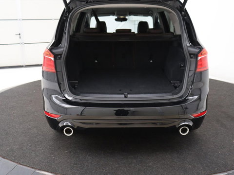 BMW 2 Serie Gran Tourer 220i Business Edition Plus | Luxury Line | Leder | Head-Up | Stoelverwarming | Trekhaak | Camera | Carplay | Full LED | Keyless | Navigatie | Cruise control | Bluetooth