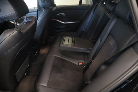 BMW 3 Serie Touring 320i M-Sport Business Edition Climate/Cruise Navi PDC NAP! 24 Maanden garantie* (Vraag naar de voorwaarden)