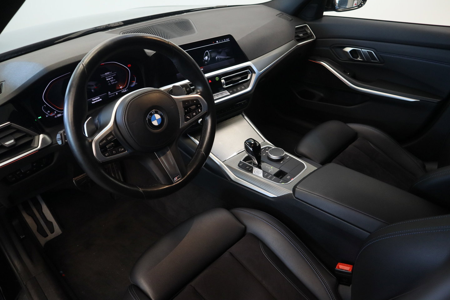 BMW 3 Serie Touring 320i M-Sport Business Edition Climate/Cruise Navi PDC NAP! 24 Maanden garantie* (Vraag naar de voorwaarden)