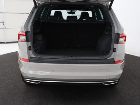 Škoda Kodiaq 1.5 TSI Sportline | Panoramadak | Stoelverwarming | Leder/Alcantara | Camera | Carplay | Sfeerverlichting | Virtual Cockpit | Canton Sound | Navigatie | Keyless | 20'' | Memory | Full LED