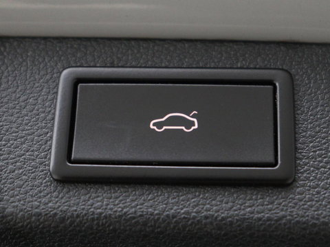 Škoda Kodiaq 1.5 TSI Sportline | Panoramadak | Stoelverwarming | Leder/Alcantara | Camera | Carplay | Sfeerverlichting | Virtual Cockpit | Canton Sound | Navigatie | Keyless | 20'' | Memory | Full LED