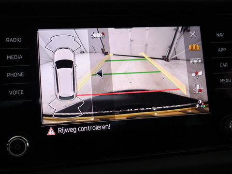 Škoda Kodiaq 1.5 TSI Sportline | Panoramadak | Stoelverwarming | Leder/Alcantara | Camera | Carplay | Sfeerverlichting | Virtual Cockpit | Canton Sound | Navigatie | Keyless | 20'' | Memory | Full LED