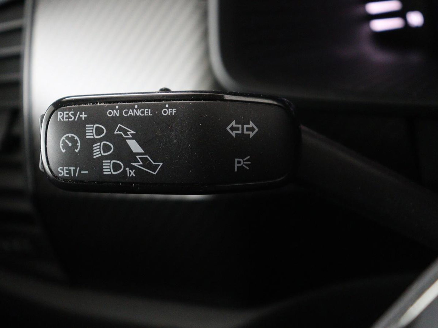 Škoda Kodiaq 1.5 TSI Sportline | Panoramadak | Stoelverwarming | Leder/Alcantara | Camera | Carplay | Sfeerverlichting | Virtual Cockpit | Canton Sound | Navigatie | Keyless | 20'' | Memory | Full LED