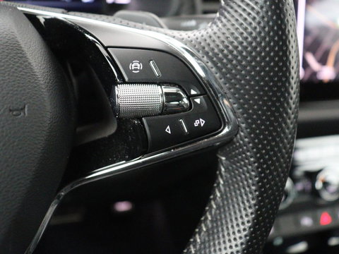Škoda Kodiaq 1.5 TSI Sportline | Panoramadak | Stoelverwarming | Leder/Alcantara | Camera | Carplay | Sfeerverlichting | Virtual Cockpit | Canton Sound | Navigatie | Keyless | 20'' | Memory | Full LED