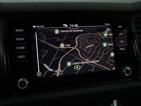 Škoda Kodiaq 1.5 TSI Sportline | Panoramadak | Stoelverwarming | Leder/Alcantara | Camera | Carplay | Sfeerverlichting | Virtual Cockpit | Canton Sound | Navigatie | Keyless | 20'' | Memory | Full LED