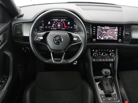 Škoda Kodiaq 1.5 TSI Sportline | Panoramadak | Stoelverwarming | Leder/Alcantara | Camera | Carplay | Sfeerverlichting | Virtual Cockpit | Canton Sound | Navigatie | Keyless | 20'' | Memory | Full LED