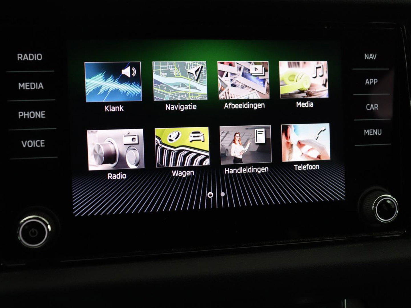 Škoda Kodiaq 1.5 TSI Sportline | Panoramadak | Stoelverwarming | Leder/Alcantara | Camera | Carplay | Sfeerverlichting | Virtual Cockpit | Canton Sound | Navigatie | Keyless | 20'' | Memory | Full LED