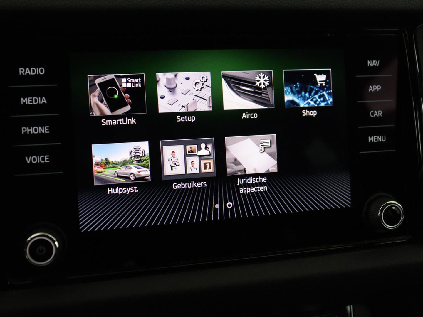Škoda Kodiaq 1.5 TSI Sportline | Panoramadak | Stoelverwarming | Leder/Alcantara | Camera | Carplay | Sfeerverlichting | Virtual Cockpit | Canton Sound | Navigatie | Keyless | 20'' | Memory | Full LED