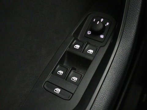 Škoda Kodiaq 1.5 TSI Sportline | Panoramadak | Stoelverwarming | Leder/Alcantara | Camera | Carplay | Sfeerverlichting | Virtual Cockpit | Canton Sound | Navigatie | Keyless | 20'' | Memory | Full LED