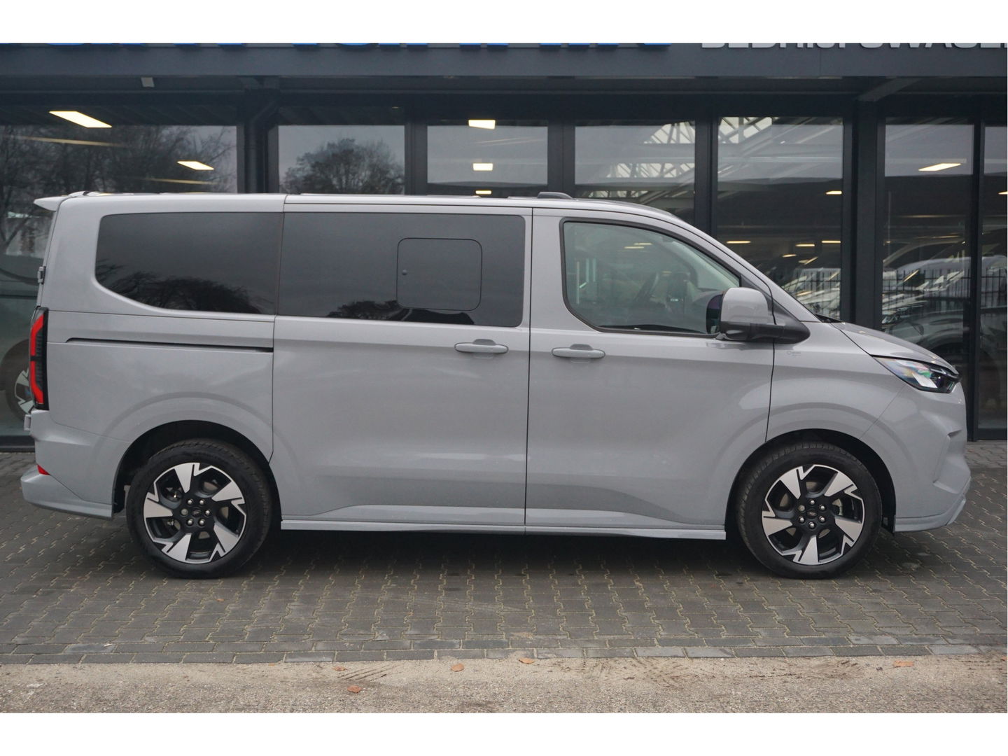 Ford Transit Custom 320S 170PK DC Sport AUT BPM VRIJ Demo!! Navi, ACC, 360° Cam, 19" LM, Elek. Schuifdeur!! NR. HK01*