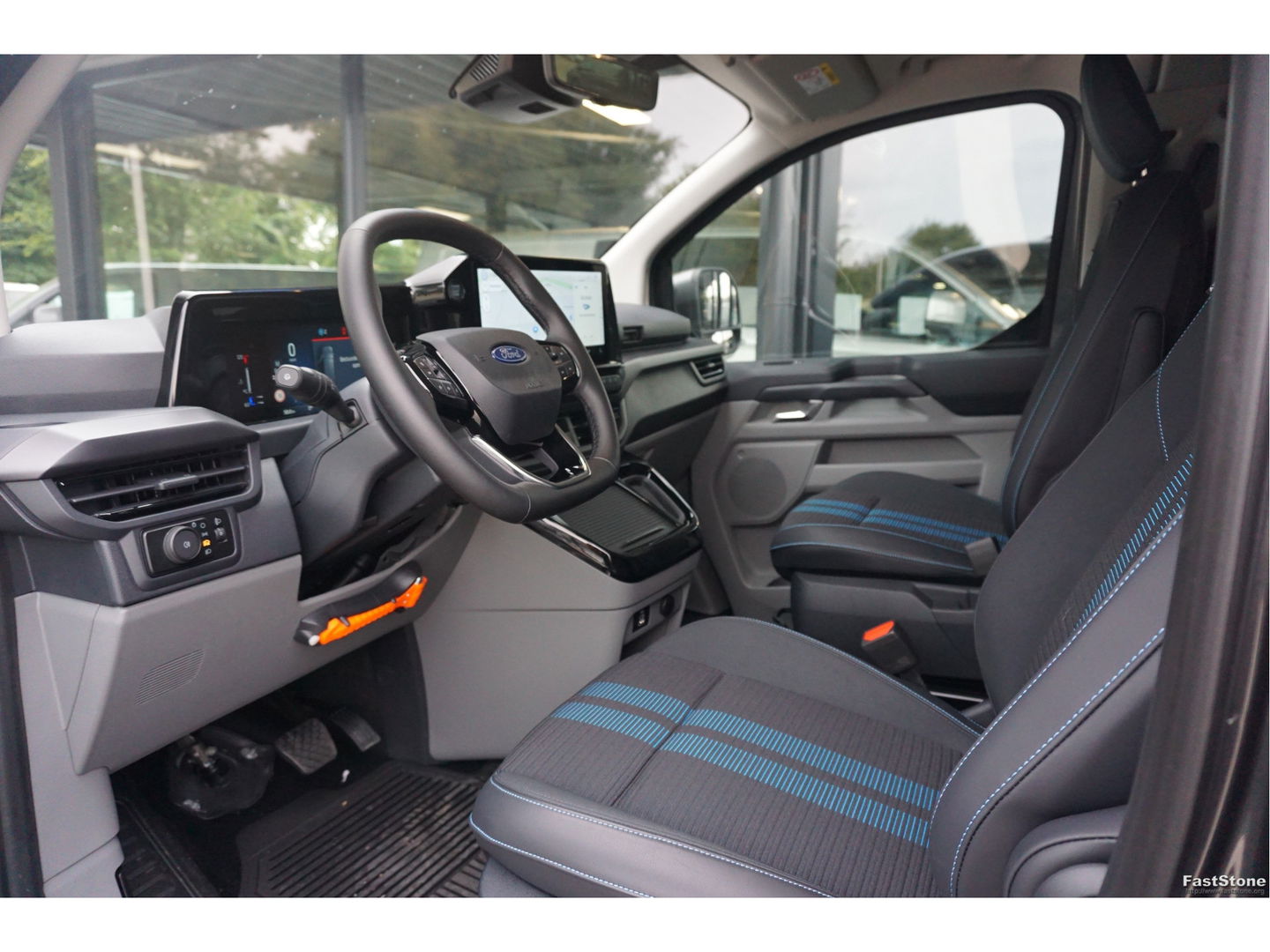 Ford Transit Custom 320S 170PK DC Sport AUT BPM VRIJ Demo!! Navi, ACC, 360° Cam, 19" LM, Elek. Schuifdeur!! NR. HK01*