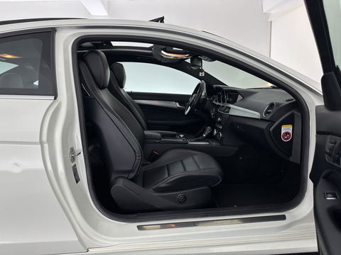 Mercedes-Benz C-Klasse Coupé 180 AMG Aut. *PANO | LEATHER | XENON | MEMORY-PACK | SPORT-SEATS | NAVI-FULLMAP | ECC | PDC | CRUISE | 17''ALU | TOWBAR*