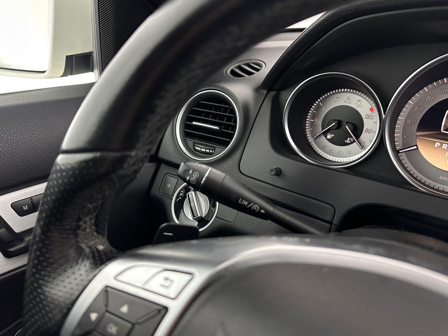 Mercedes-Benz C-Klasse Coupé 180 AMG Aut. *PANO | LEATHER | XENON | MEMORY-PACK | SPORT-SEATS | NAVI-FULLMAP | ECC | PDC | CRUISE | 17''ALU | TOWBAR*