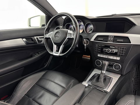 Mercedes-Benz C-Klasse Coupé 180 AMG Aut. *PANO | LEATHER | XENON | MEMORY-PACK | SPORT-SEATS | NAVI-FULLMAP | ECC | PDC | CRUISE | 17''ALU | TOWBAR*