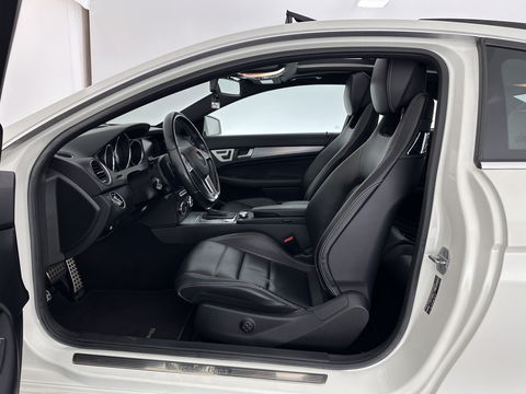 Mercedes-Benz C-Klasse Coupé 180 AMG Aut. *PANO | LEATHER | XENON | MEMORY-PACK | SPORT-SEATS | NAVI-FULLMAP | ECC | PDC | CRUISE | 17''ALU | TOWBAR*